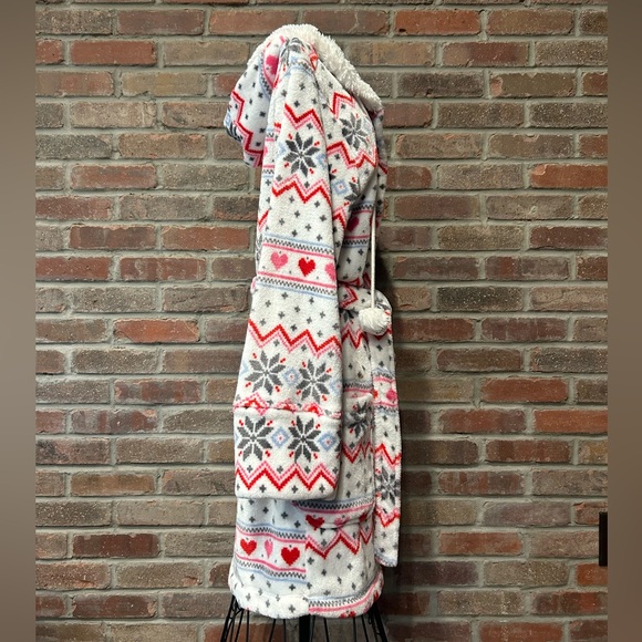 NWOT Luxurious P.J. Salvage Robe, Belted, Incredibly Soft, Size S. - Picture 3 of 9